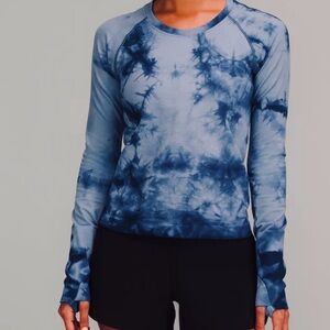 Lululemon Swiftly Speed Long Sleeve Marble Dye Night Diver Blue Print size 8
